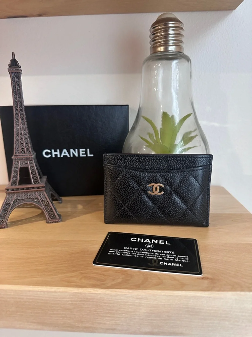 ✨Chanel Classic Caviar Card Holder – Black with Gold Hardware✨ - Picture 9 of 16